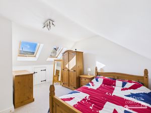 Bedroom- click for photo gallery